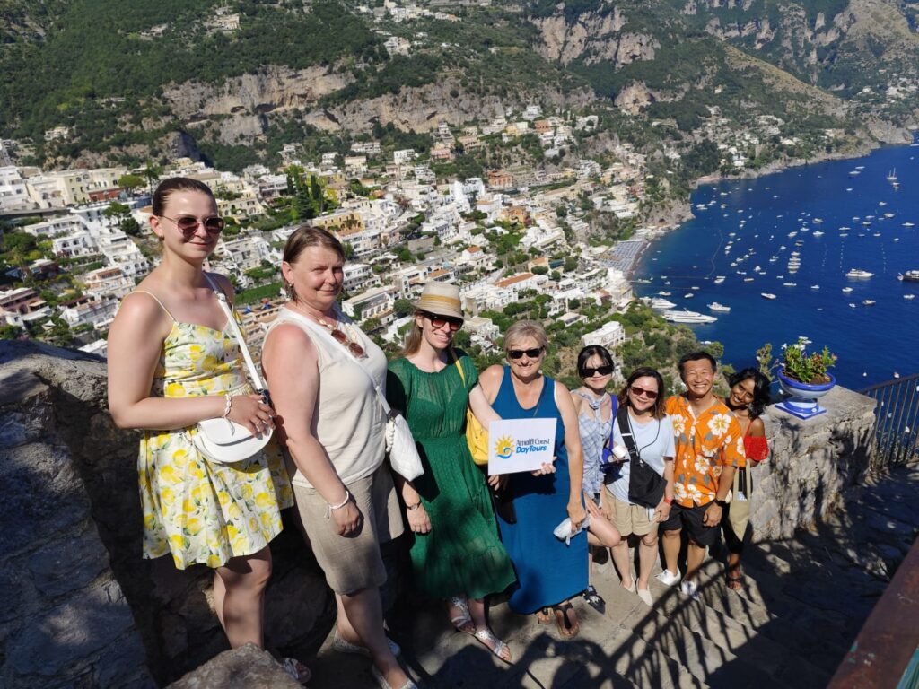 Private vs. Group Tour: Which One Is Right for You?